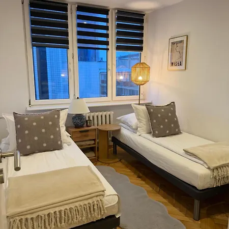 Centrum Warszawy Al Jerozolimskie 아파트